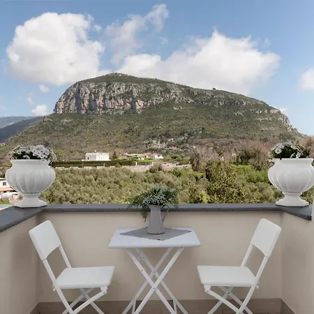 Simona - De Vivo Realty Апартаменты